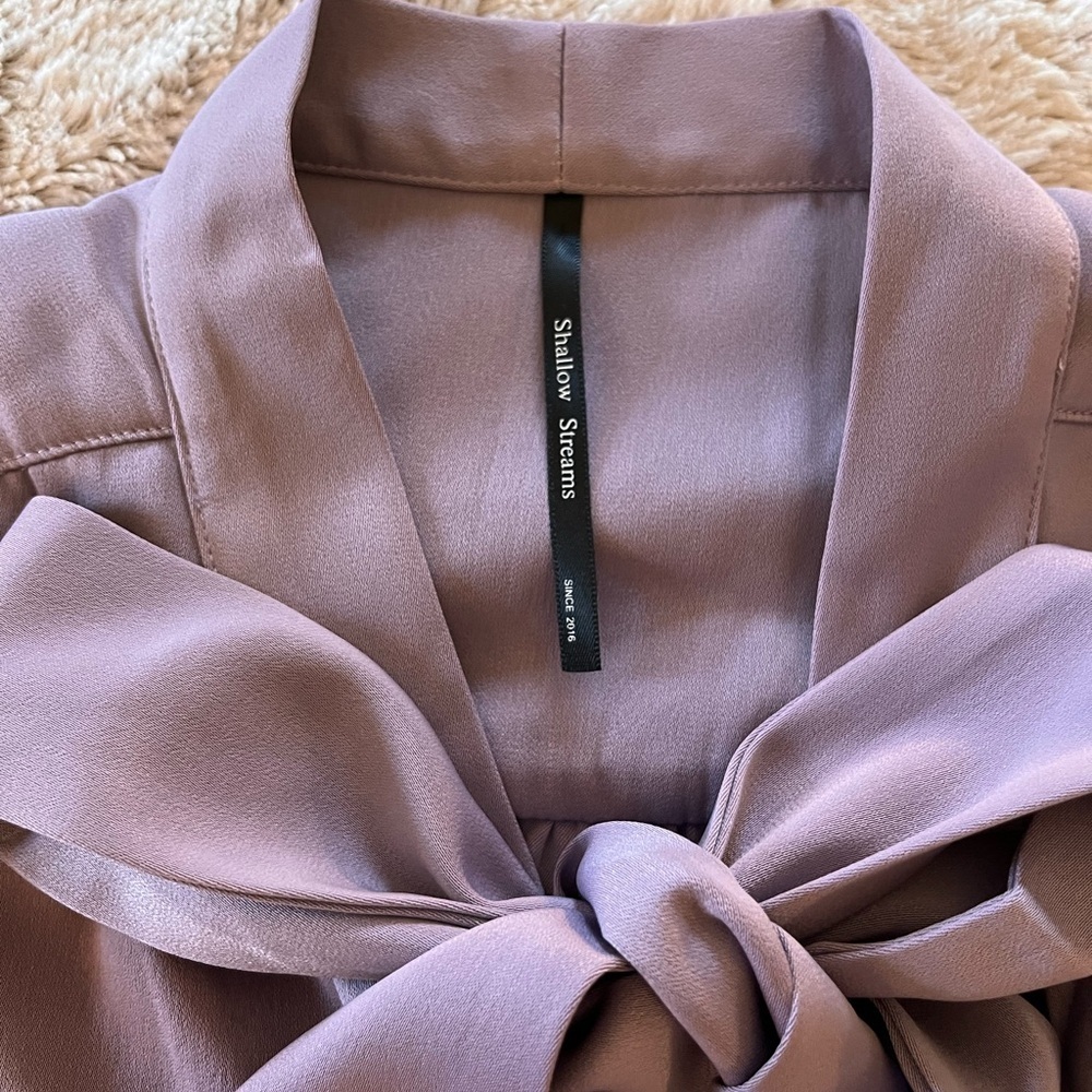 Shallow Streams Lavender Tie Neck Button Front Blouse Office Career - Picture 8 of 10